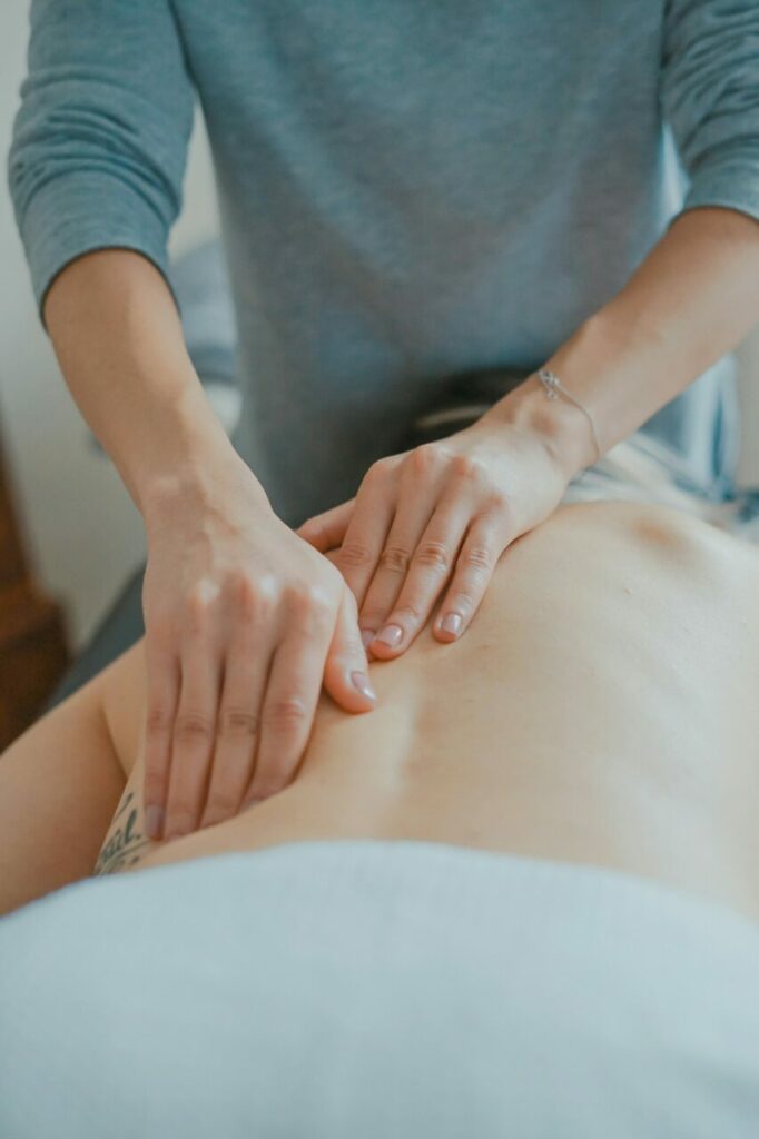 Nouvelle NGAP au 22 février 2024 1 Image illustrant le massage d'un dos